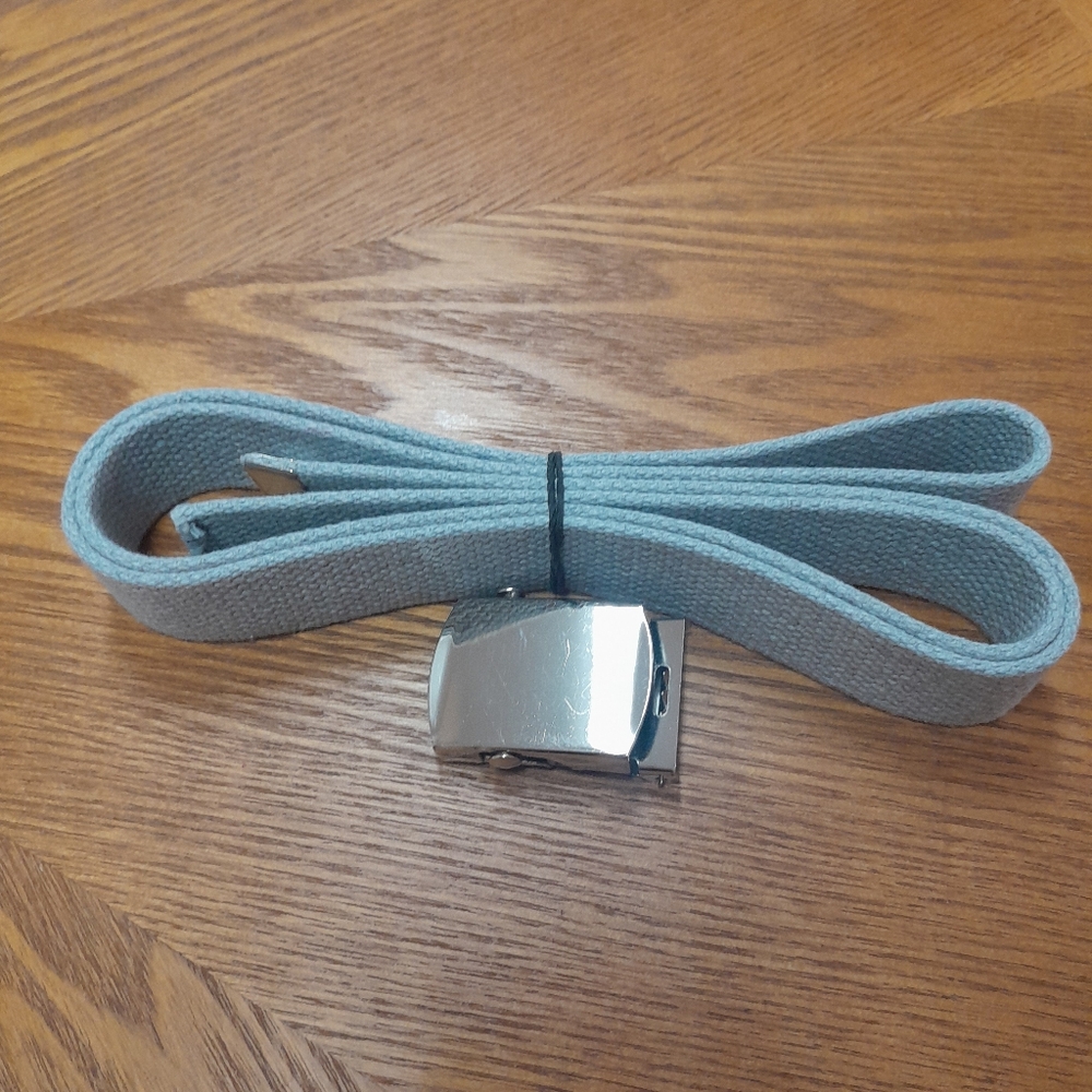 Gray Woven Fabric Belt With Silver Buckle Size:OS  Source Unknown